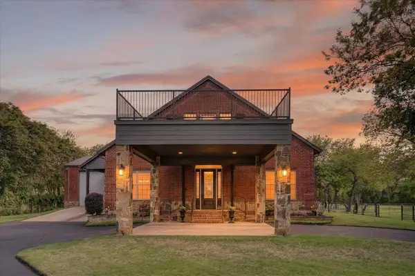 1290 Fox Lane, Burleson, TX 76028