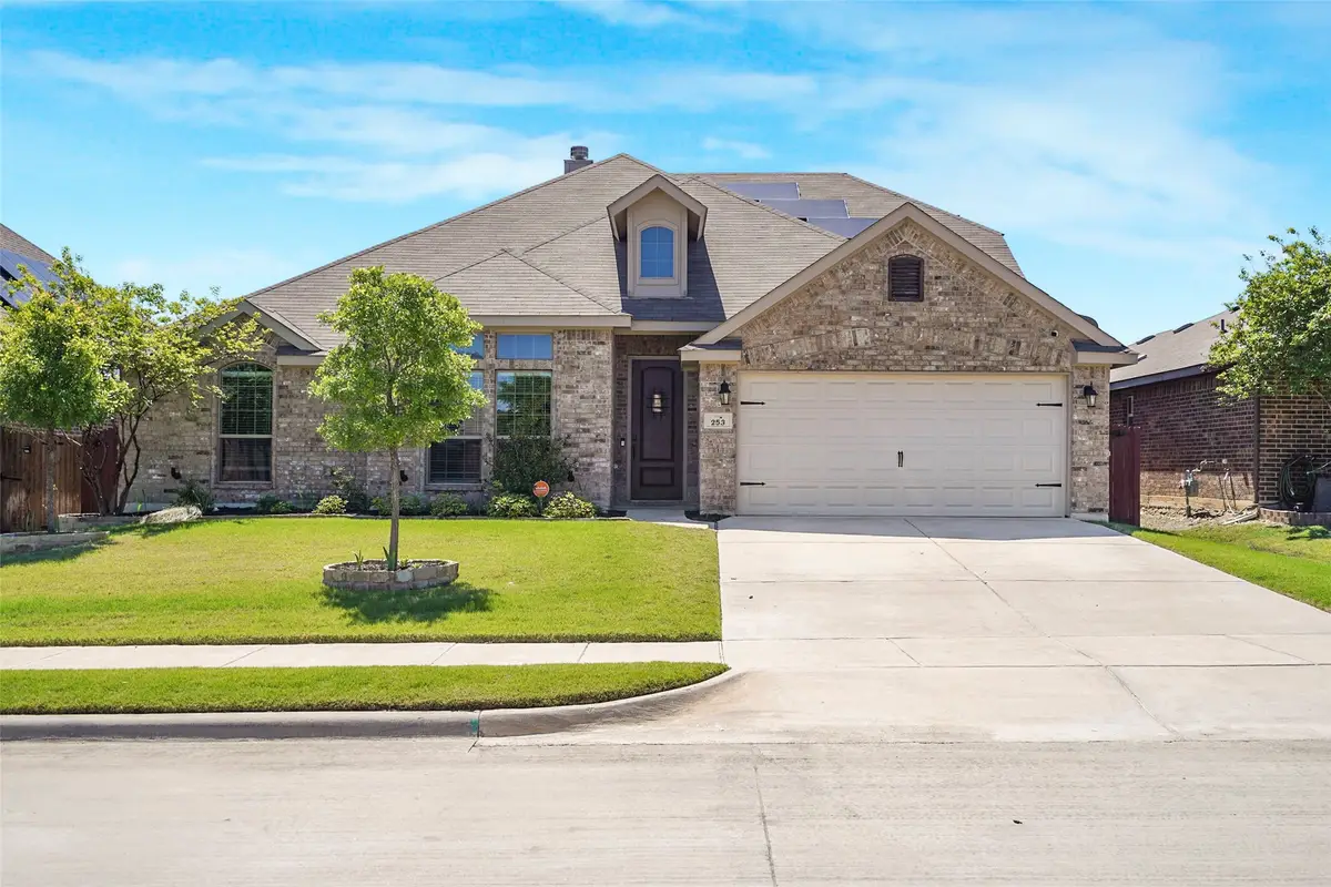 253 Cattlemans Trail, Saginaw, TX 76131 - #1