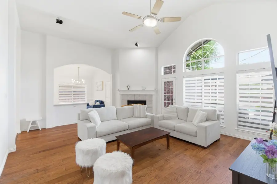 1011 Cowboys Parkway, Irving, TX 75063 - #3