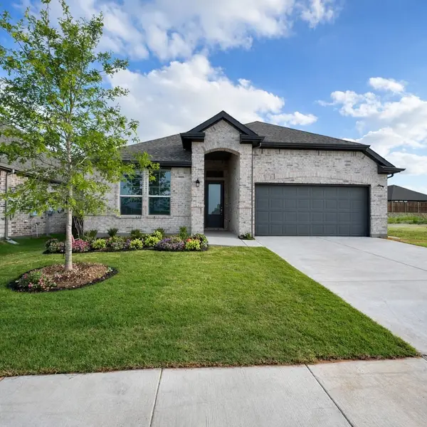 1310 Sundance Lane, Justin, TX 76247