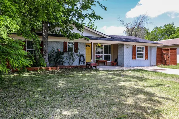 727 Royal Crest Drive, Mesquite, TX 75149