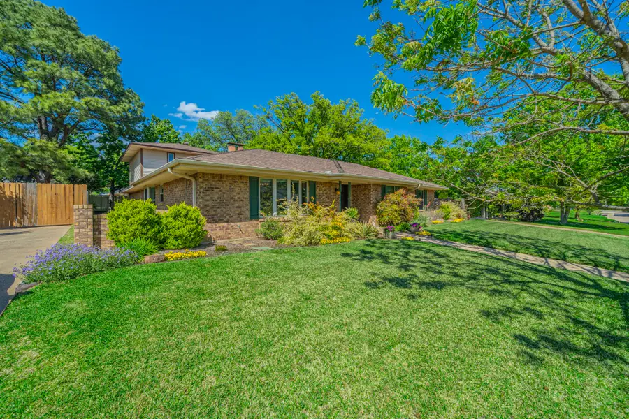 2422 Greenwood Drive, Grand Prairie, TX 75050 - #2