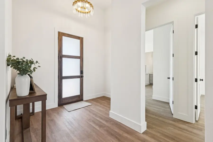 711 Hummingbird Lane, Justin, TX 76247 - #3