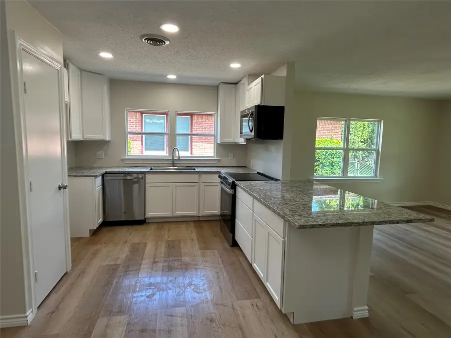 4216 Sun Valley Drive, Dallas, TX 75216 - #3