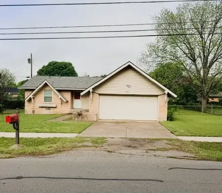 1421 N 9th Street, Midlothian, TX 76065