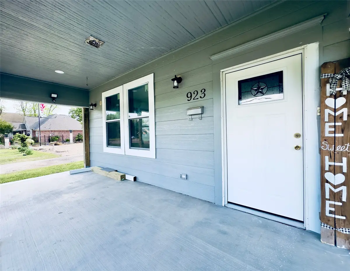 923 Church Street, Sulphur Springs, TX 75482 - #1