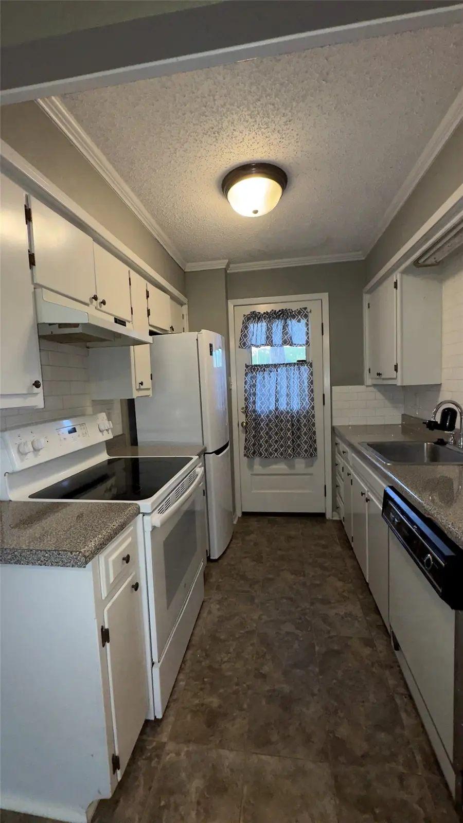 404 Hollyhill Ln, Lane #404, Denton, TX 76205 - #3