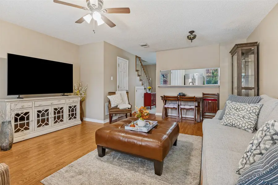 22 Abbey Road, Euless, TX 76039 - #3