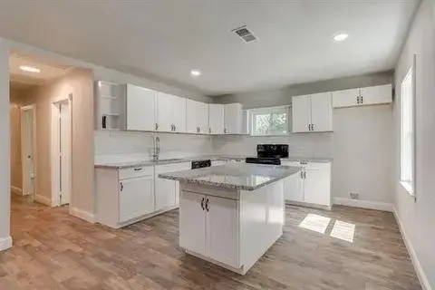 221 Braz Street, Bonham, TX 75418 - #3