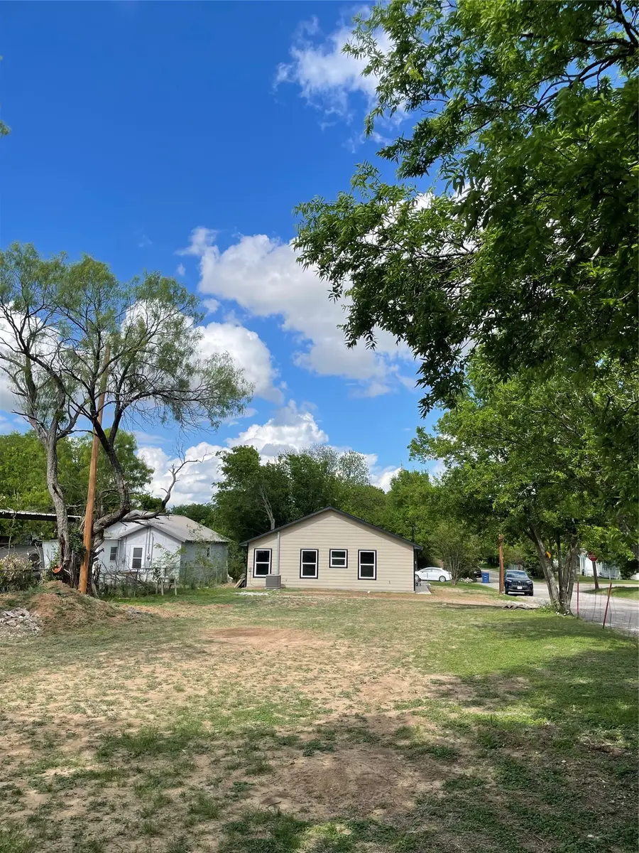 2515 Vine Street, Brownwood, TX 76801 - #2