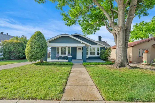 4829 Pershing Avenue, Fort Worth, TX 76107