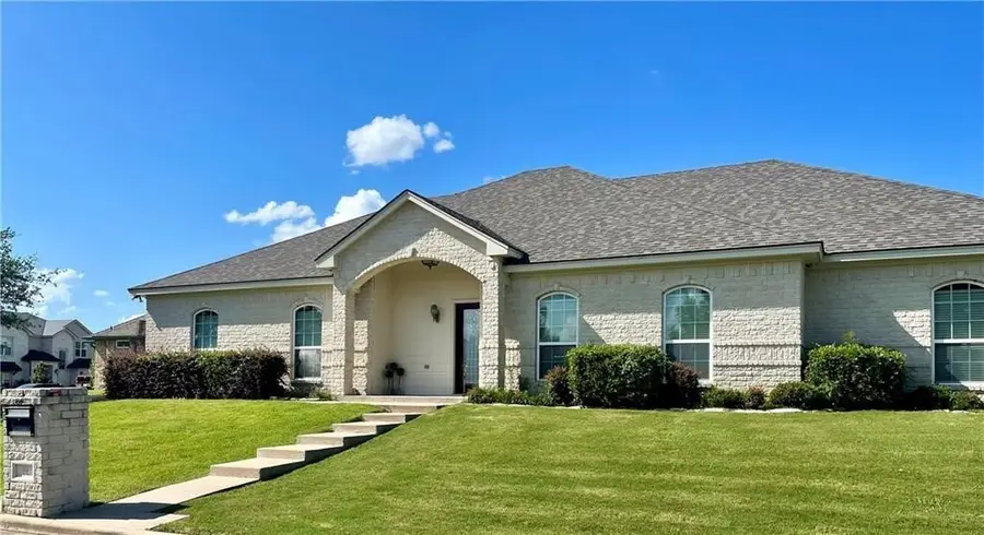 32 North Shore Circle, Waco, TX 76708 - #2