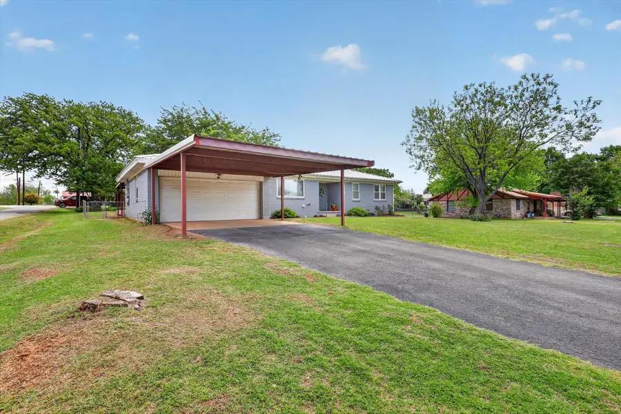 624 N Avenue A, Springtown, TX 76082 - #2