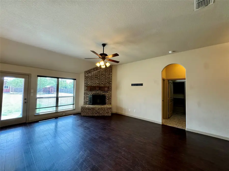 417 Lens Street, Eastland, TX 76448 - #2