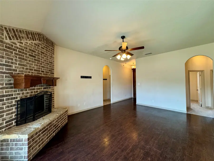 417 Lens Street, Eastland, TX 76448 - #3