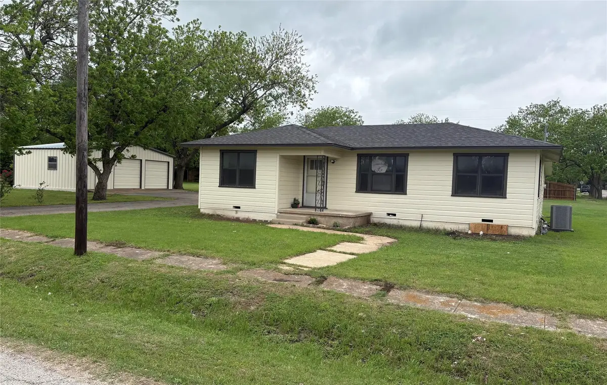413 N Washington Street, West, TX 76691 - #1