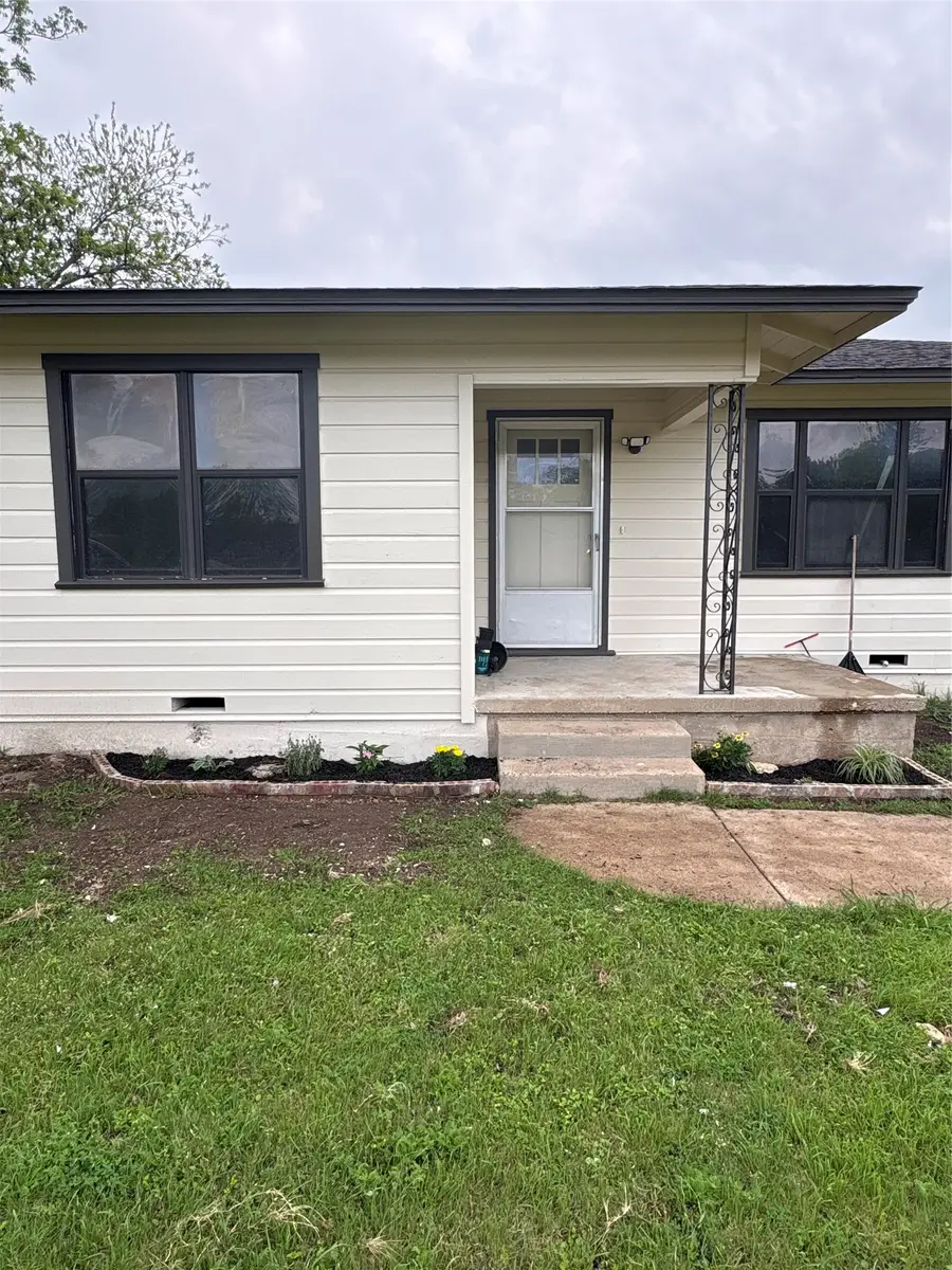 413 N Washington Street, West, TX 76691 - #2