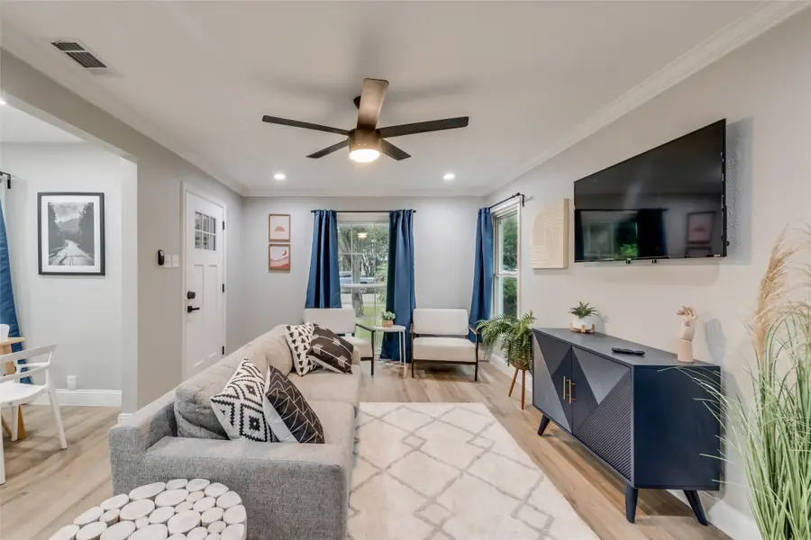 1103 W Russell Avenue, Carrollton, TX 75006 - #3