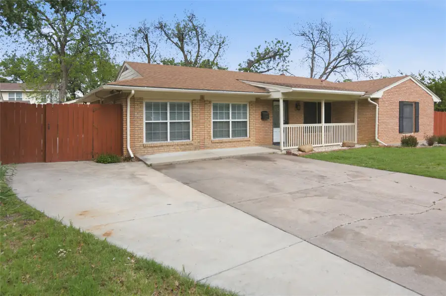 4216 Selkirk Drive W, Fort Worth, TX 76109 - #2