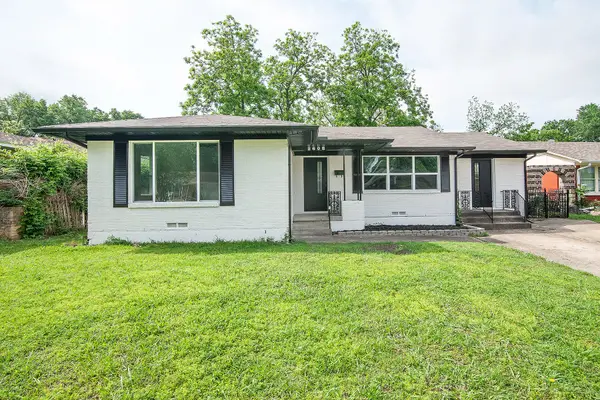 2608 Lockhart Avenue, Dallas, TX 75228