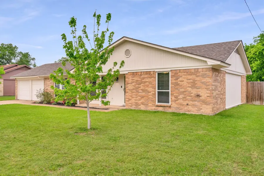 445 Parkridge Boulevard, Burleson, TX 76028 - #2