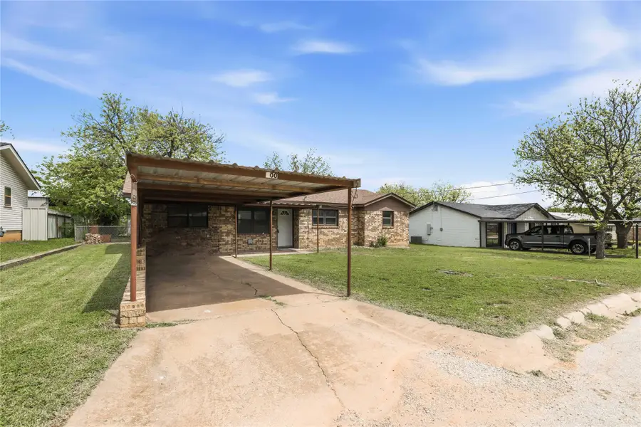 900 W 2nd Street, Coleman, TX 76834 - #3