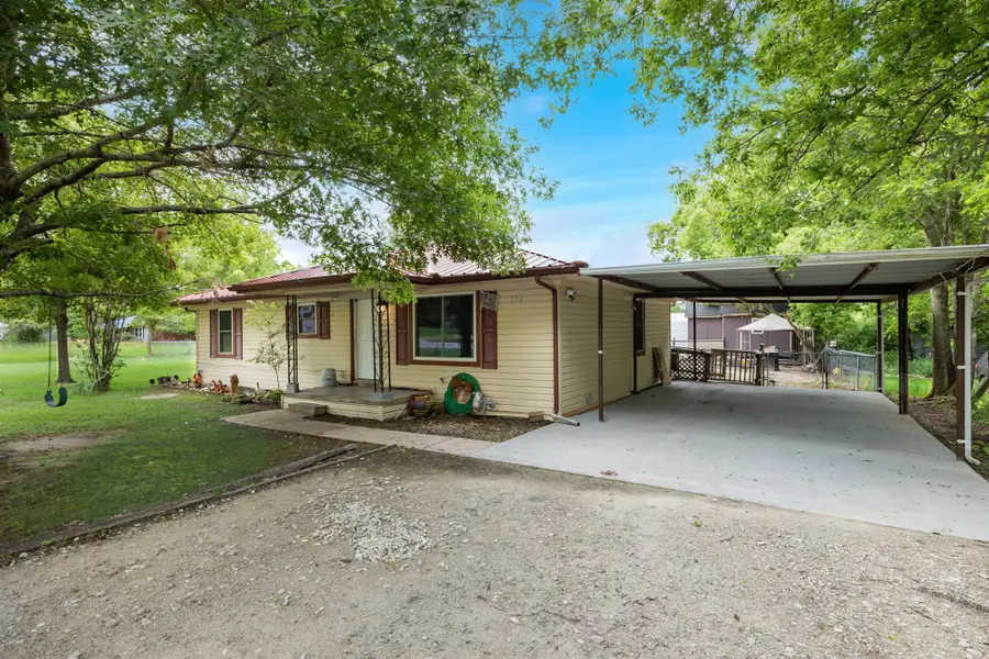 571 S 1st Street, Point, TX 75472 - #3