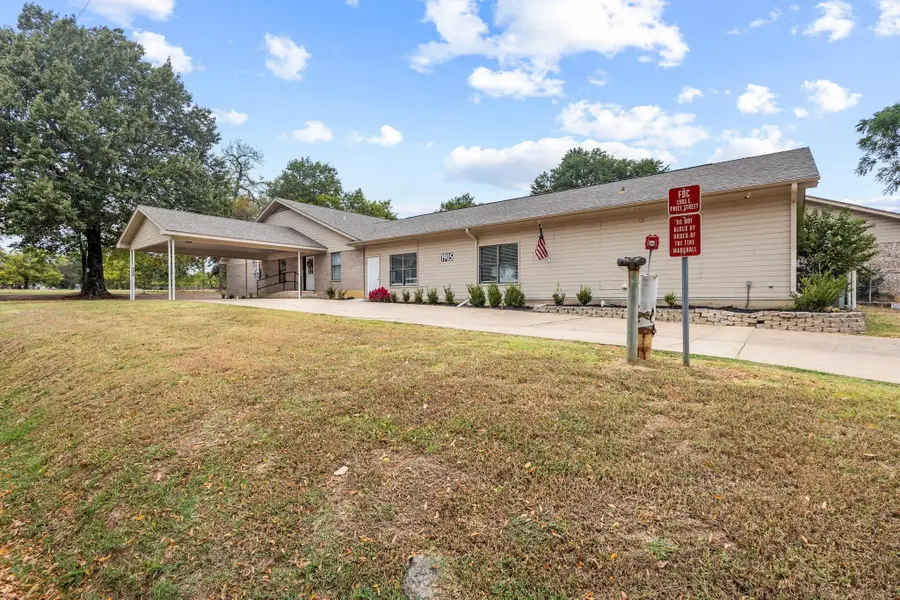 1905 E Price St, Paris, TX 75460 - #2