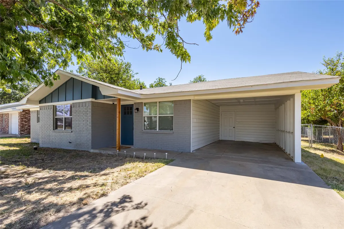 1660 W Cage Street, Stephenville, TX 76401 - #1