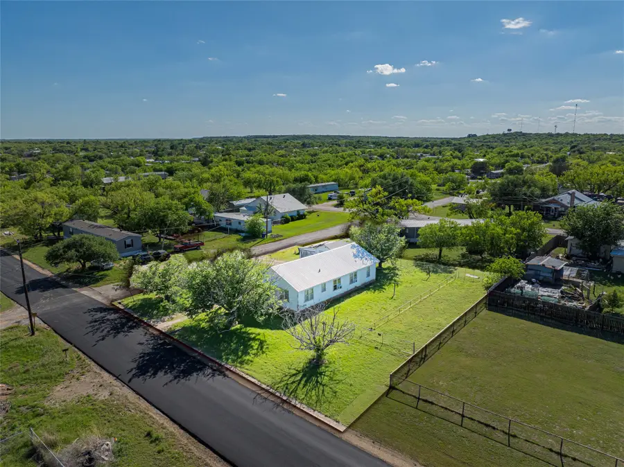 701 N Shelton Street, Breckenridge, TX 76424 - #3