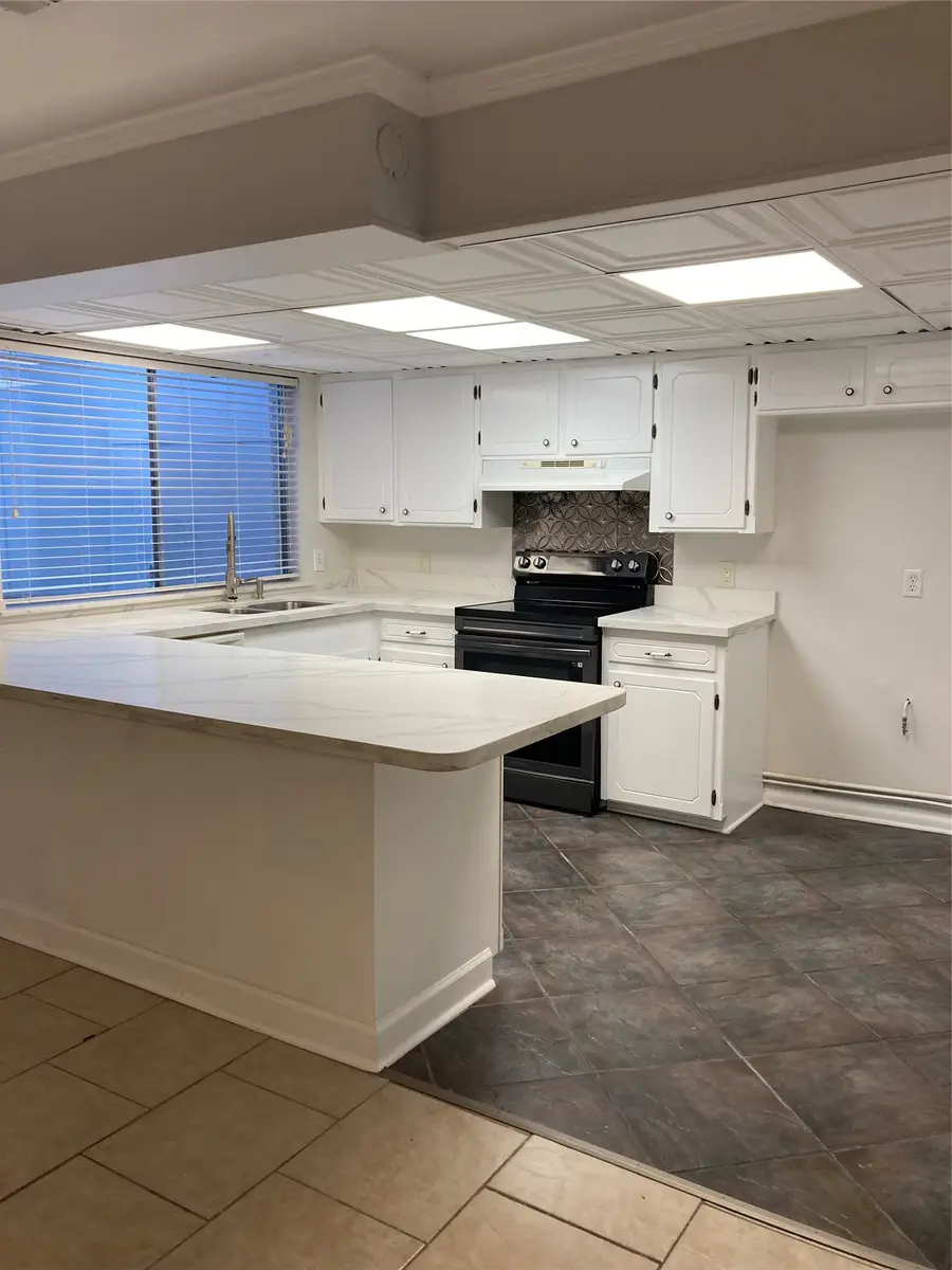 908 E Kings Highway, Shreveport, LA 71105 - #3