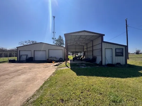8208 Pearl, Lillian, TX 76061