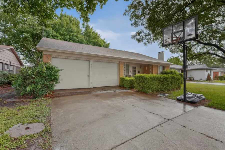 12226 Brisbane Avenue, Farmers Branch, TX 75234 - #2