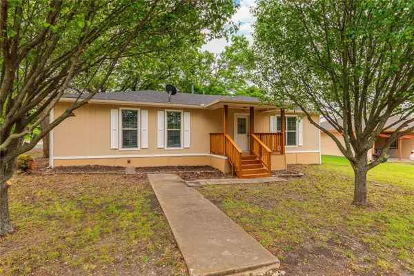 209 W Houston Lane, Van Alstyne, TX 75495
