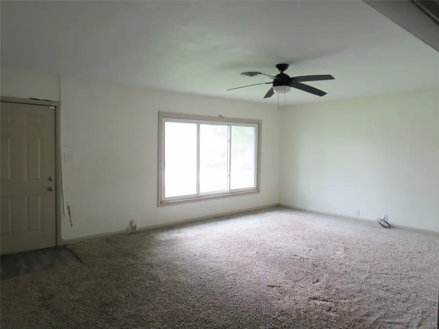 218 N Pearl Street, Mart, TX 76664 - #2