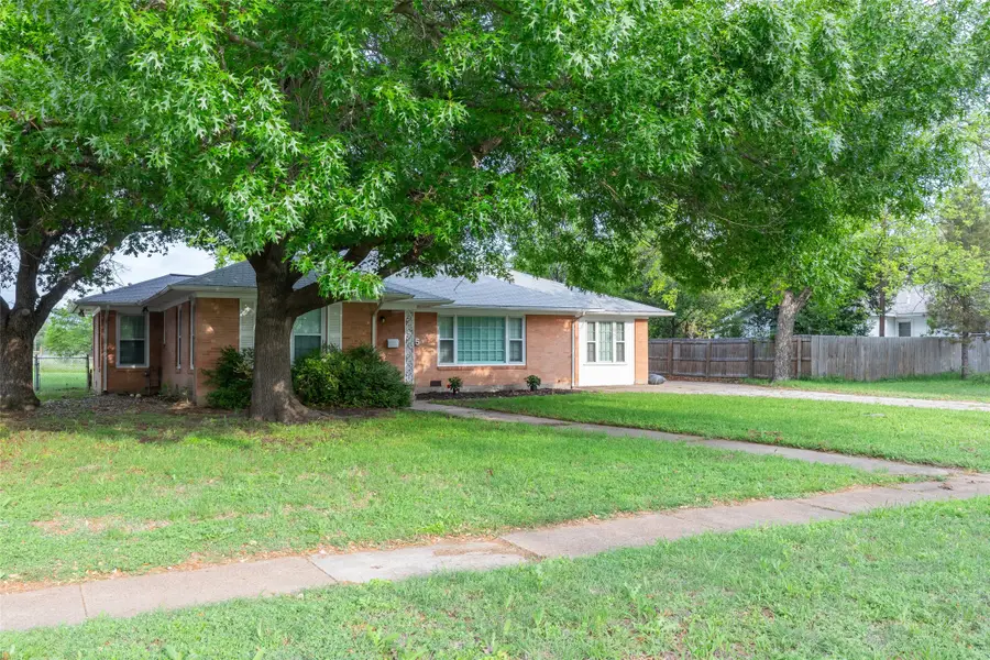 805 S Seaman Street, Eastland, TX 76448 - #2