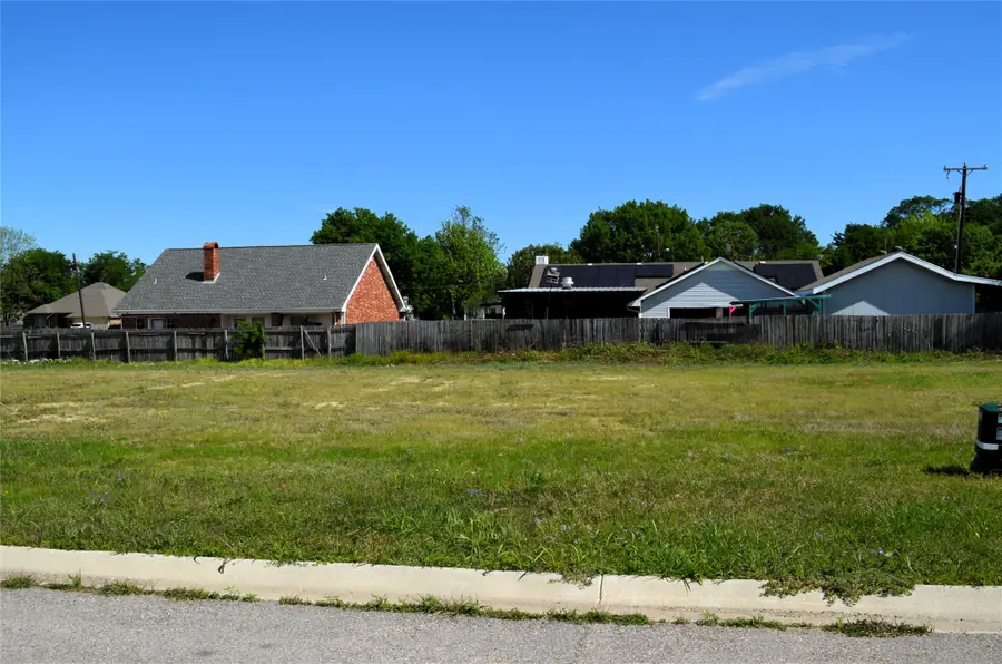 304 Preston Road, Mabank, TX 75147 - #2