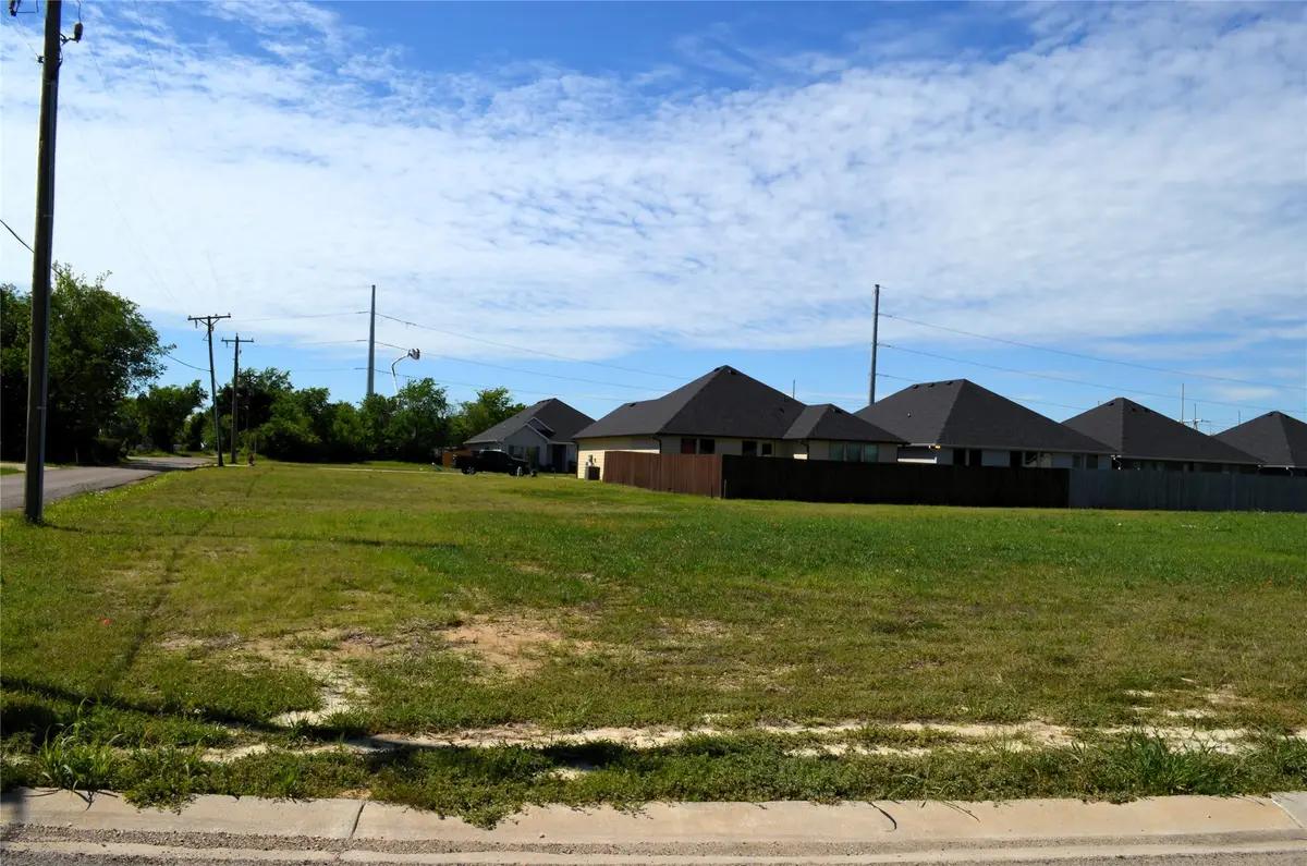 303 Preston Road, Mabank, TX 75147 - #1