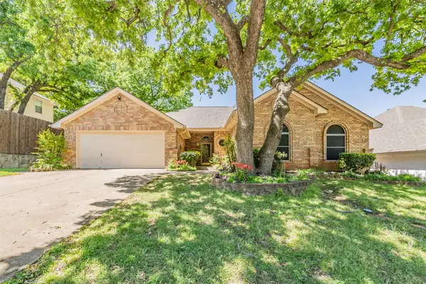 702 Jonathan Drive, Euless, TX 76040