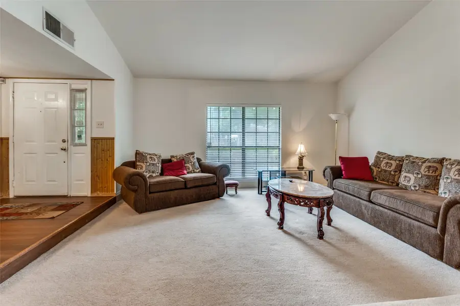 402 Chestnut Drive, Grand Prairie, TX 75052 - #3