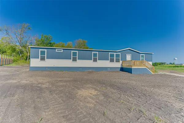3060 Cochise Court, Ferris, TX 75125