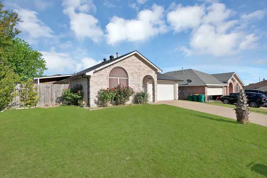 828 Windswept Drive, Cedar Hill, TX 75104 - #2
