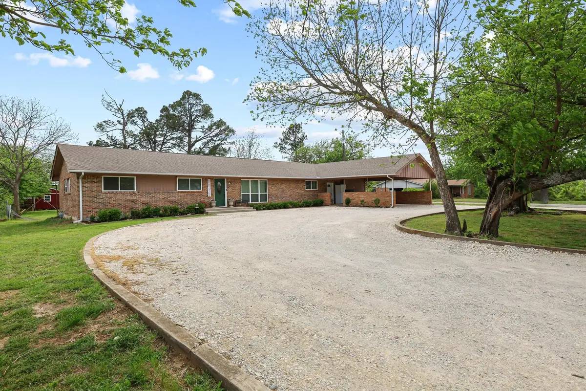 416 4th Street, Whitesboro, TX 76273 - #1