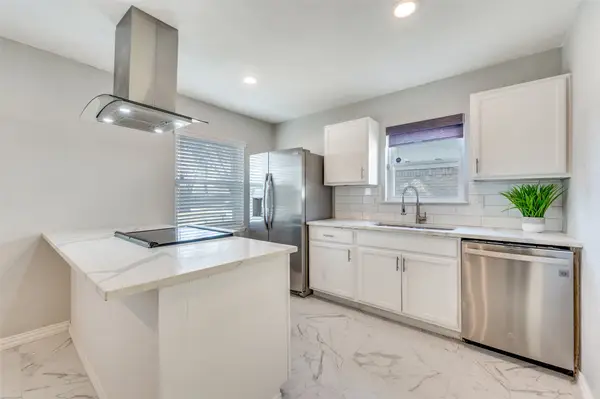 2043 Chatsworth Road, Carrollton, TX 75007