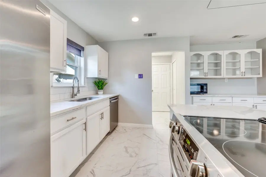 2043 Chatsworth Road, Carrollton, TX 75007 - #3