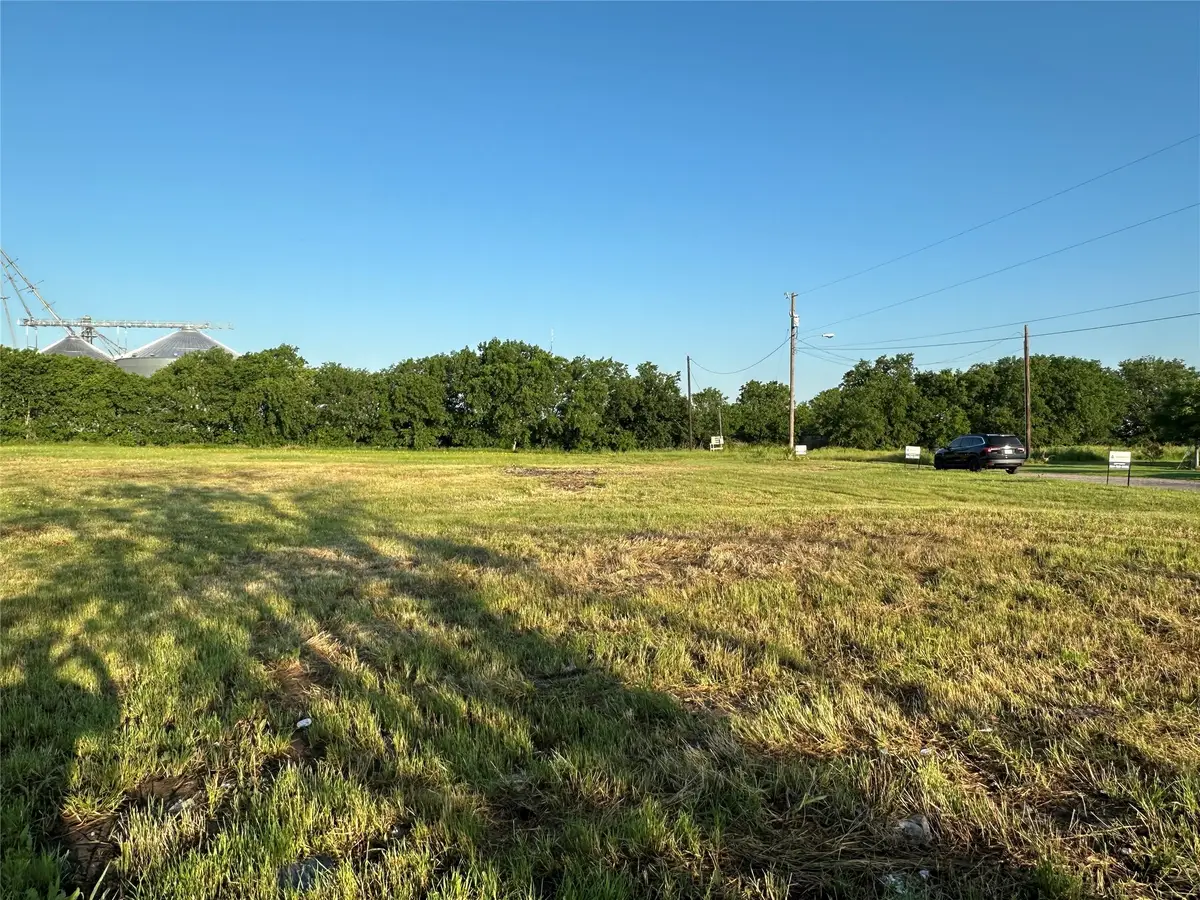 527 W Oak Street, Gunter, TX 75058 - #1
