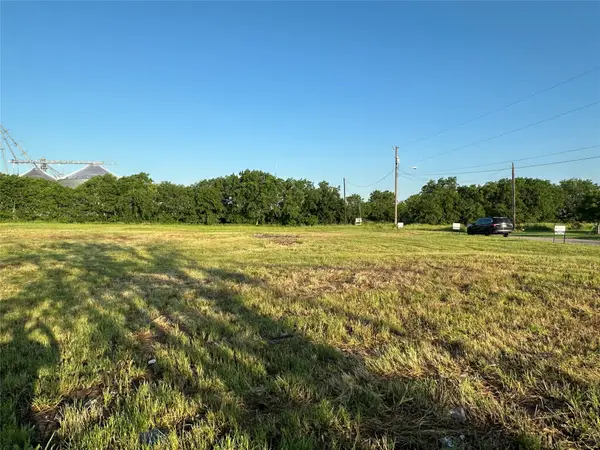 527 W Oak Street, Gunter, TX 75058