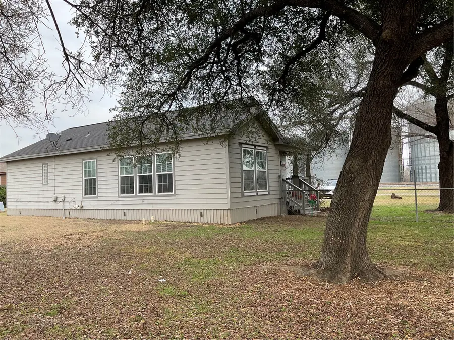 100 El Paso Street, Holland, TX 76534 - #2