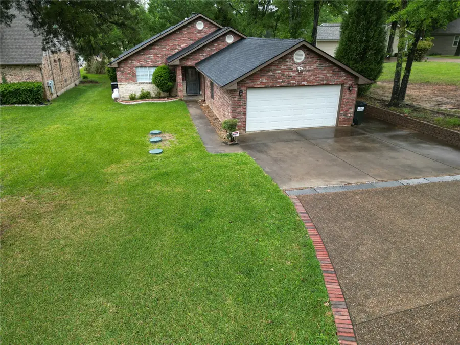 186 Bushwhacker Drive, Mabank, TX 75156 - #2