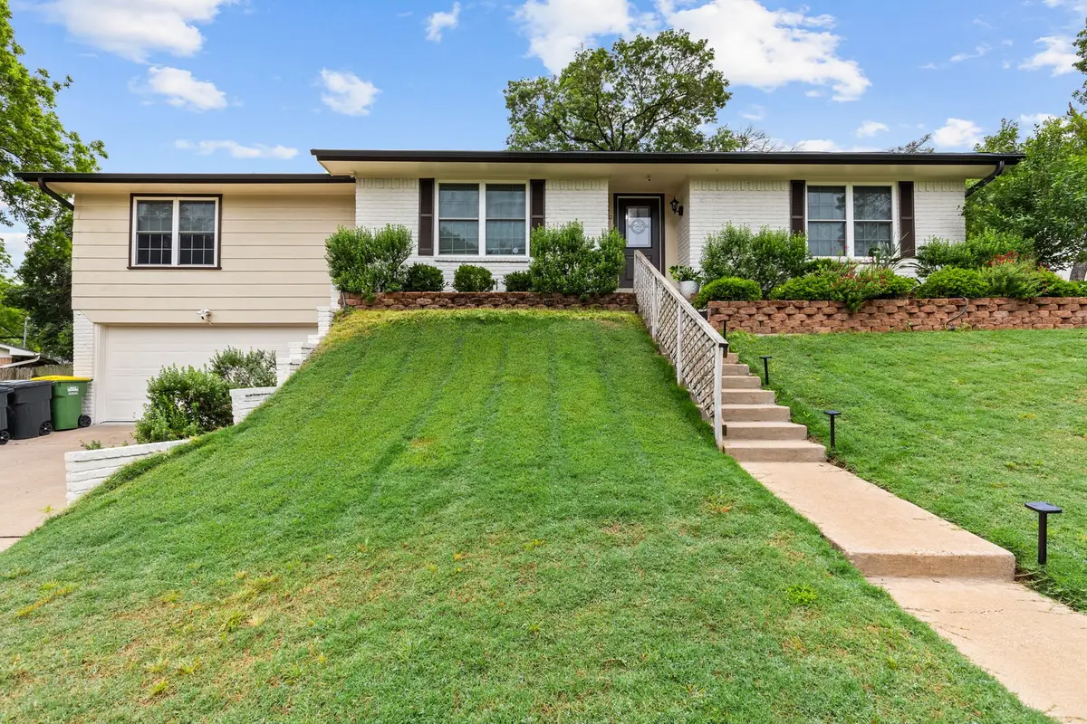 420 Brookwood Drive, Woodway, TX 76712 - #1